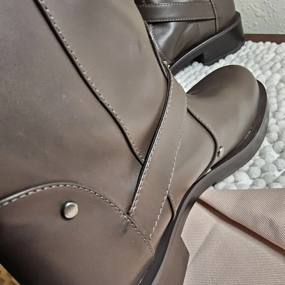 Stuart Weitzman womens 6.5 maverick pull on boots